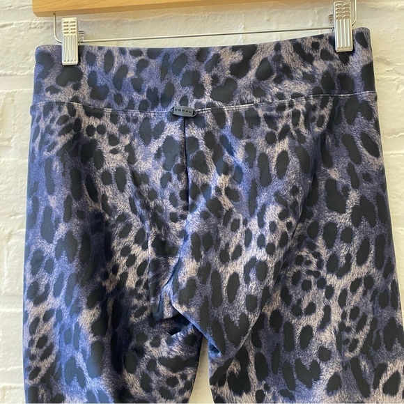 Koral || Drive Cheetara High Rise Legging in Blue Cheetara Large - Picture 4 of 9